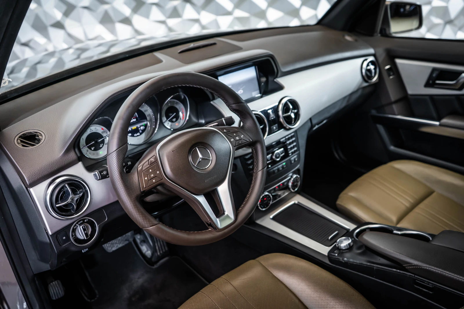 Mercedes-Benz GLK 350 4M AMG, снимка 8 - Автомобили и джипове - 54854575