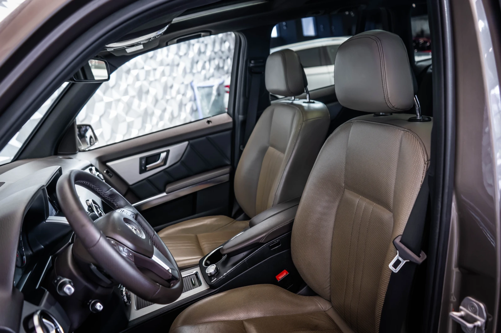 Mercedes-Benz GLK 350 4M AMG, снимка 13 - Автомобили и джипове - 54854575