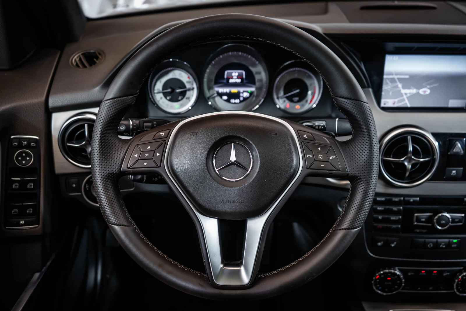 Mercedes-Benz GLK 350 4M AMG, снимка 12 - Автомобили и джипове - 54854575
