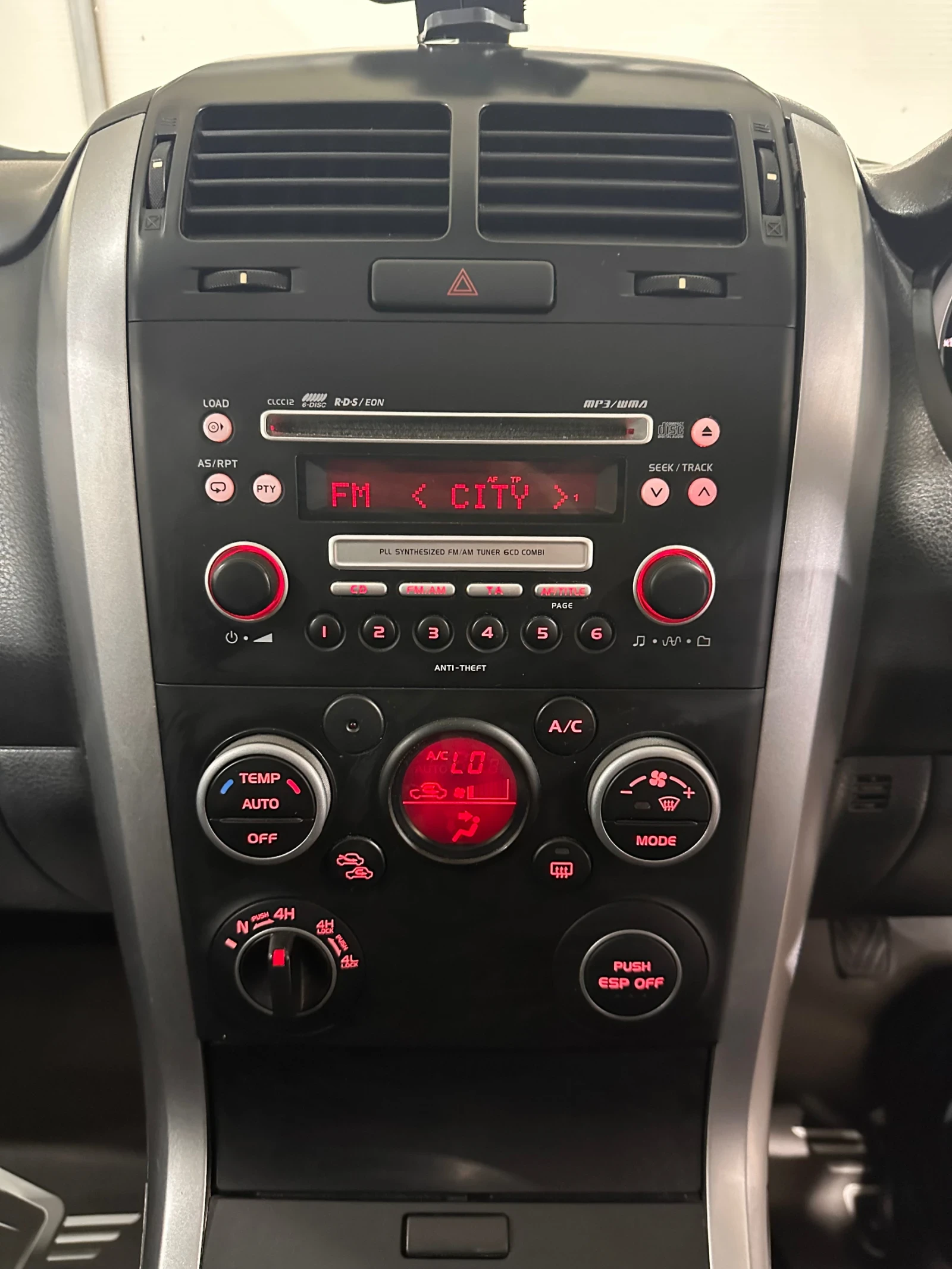 Suzuki Grand vitara 2.4i, снимка 8 - Автомобили и джипове - 54855253