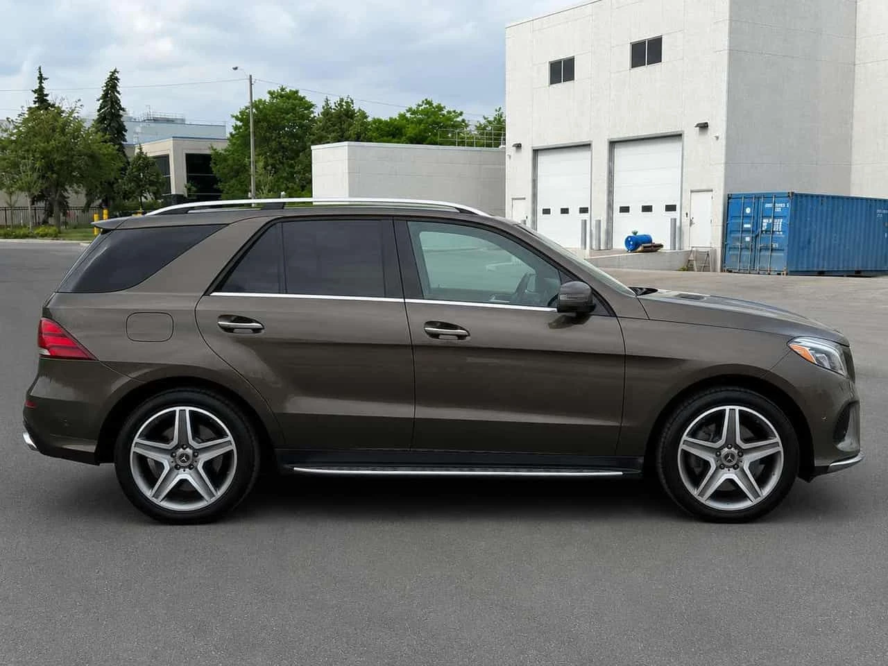 Mercedes-Benz GLE 400 4MATIC 4dr  CARFAX, снимка 3 - Автомобили и джипове - 55133788