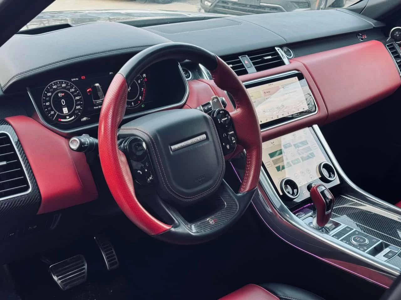Land Rover Range Rover Sport * SVR * CARFAX * ОПЦИЯ ЗА ФИНАНСИРАНЕ, снимка 5 - Автомобили и джипове - 55597191