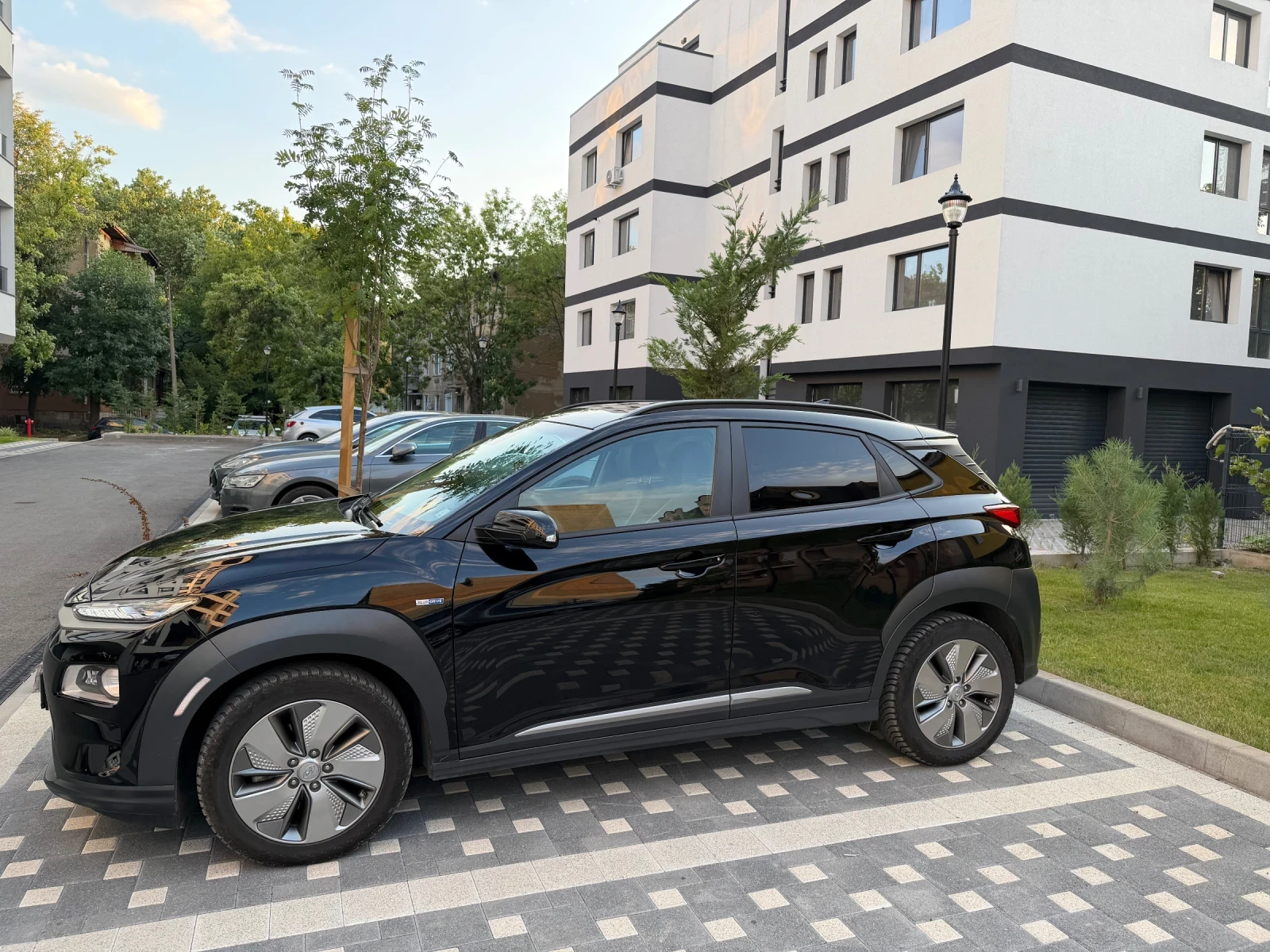 Hyundai Kona Electric Premium 64 kWh 204 к.с. Термопомпа , снимка 3 - Автомобили и джипове - 56156512
