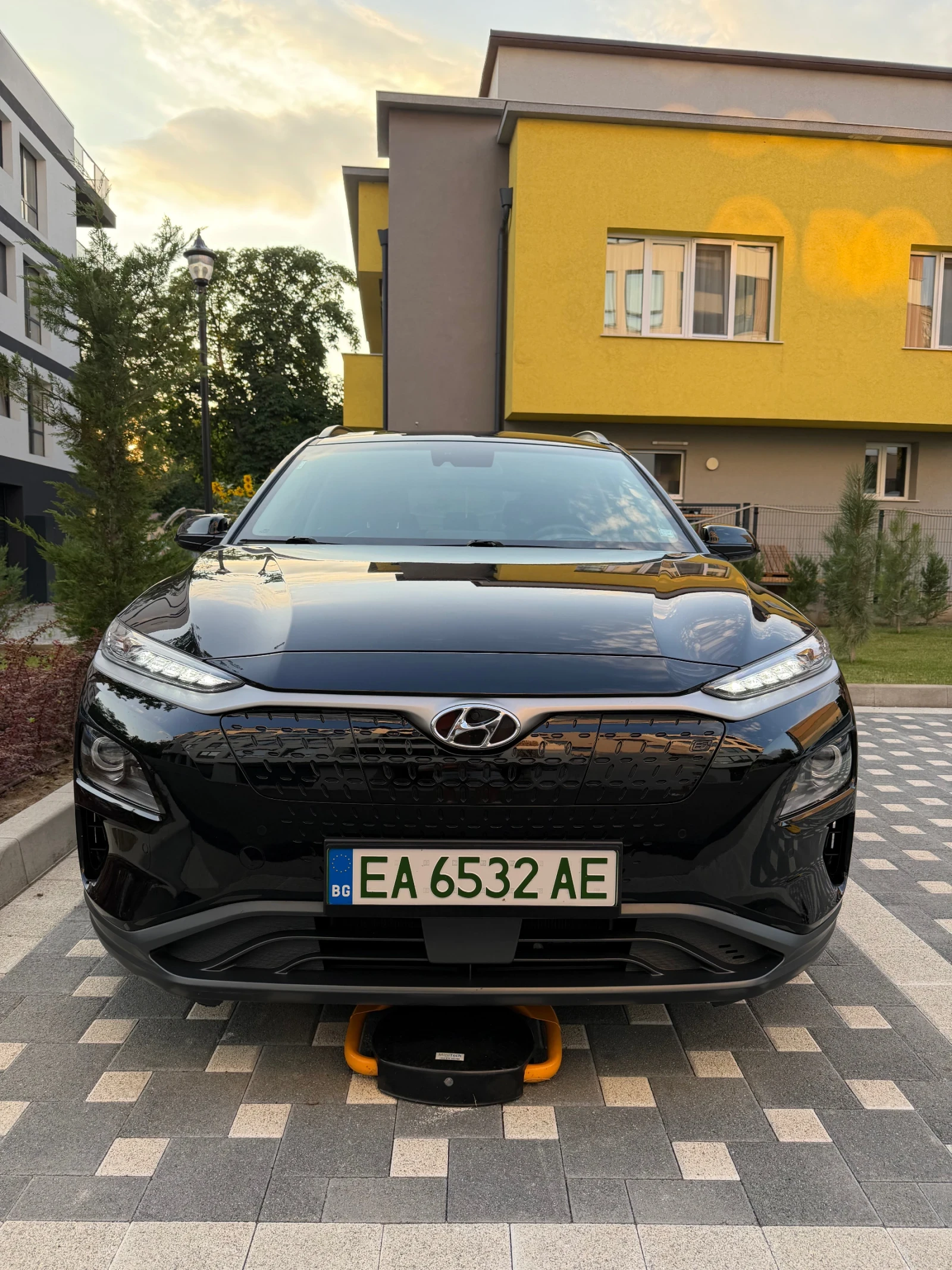 Hyundai Kona Electric Premium 64 kWh 204 к.с. Термопомпа 