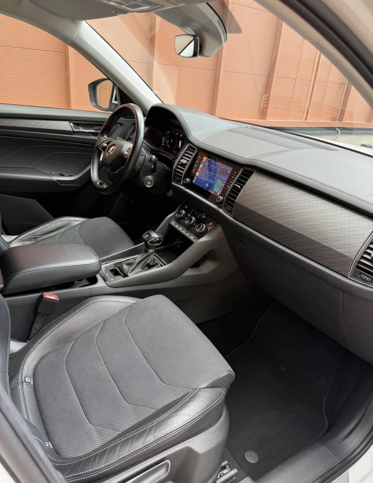 Skoda Kodiaq 2.0TDI DSG 150HP 7 места 2022 Първи собственик, снимка 10 - Автомобили и джипове - 56192897