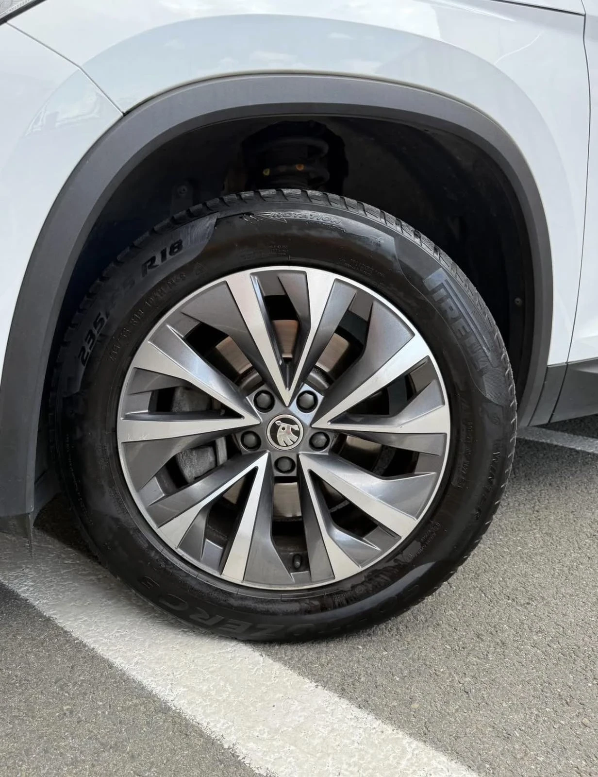 Skoda Kodiaq 2.0TDI DSG 150HP 7 места 2022 Първи собственик, снимка 8 - Автомобили и джипове - 56192897