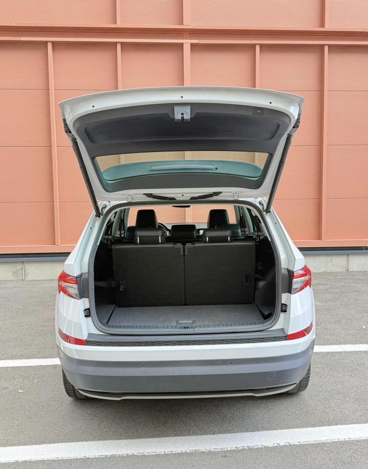 Skoda Kodiaq 2.0TDI DSG 150HP 7 места 2022 Първи собственик, снимка 6 - Автомобили и джипове - 56192897