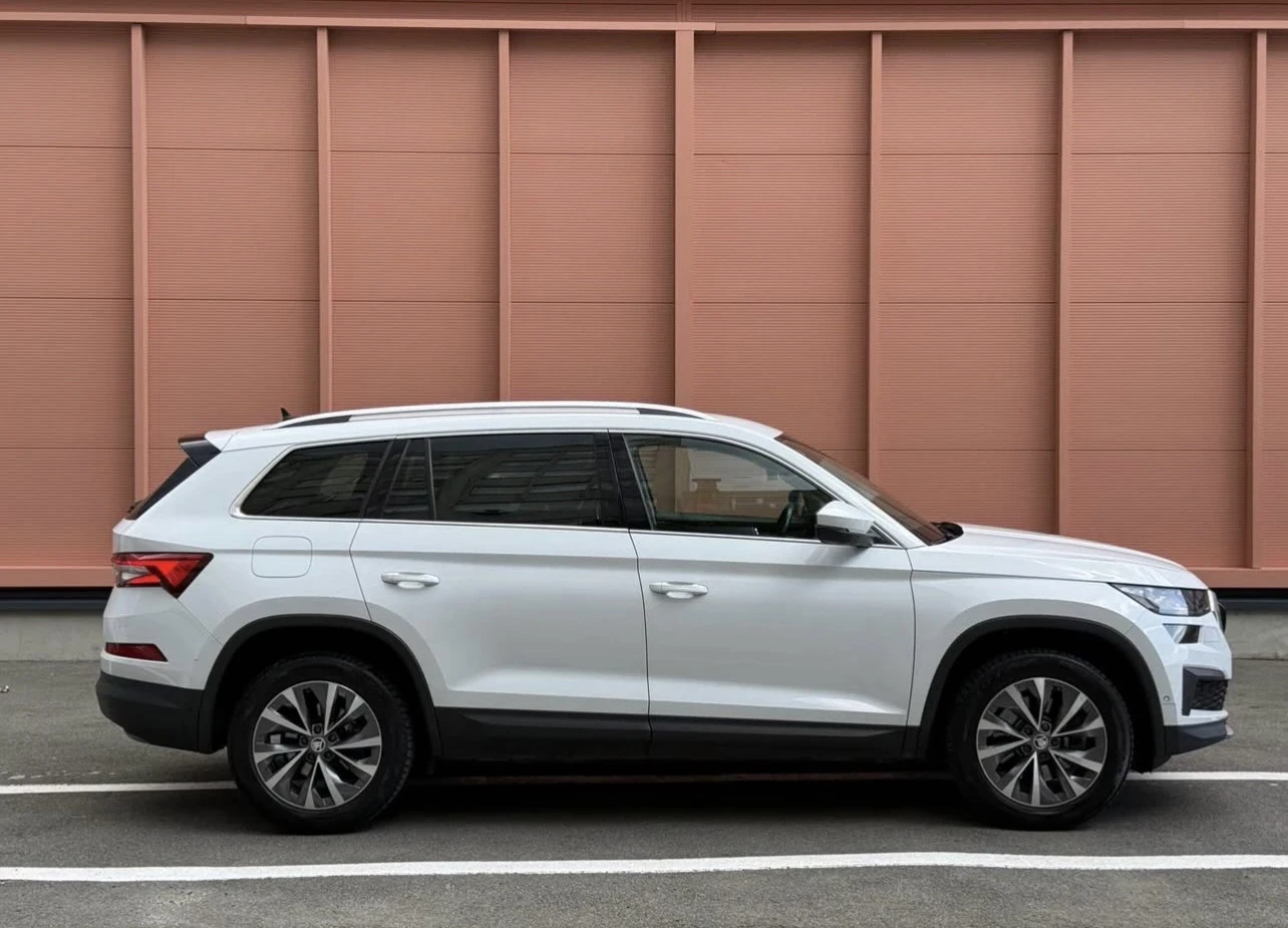 Skoda Kodiaq 2.0TDI DSG 150HP 7 места 2022 Първи собственик, снимка 4 - Автомобили и джипове - 56192897