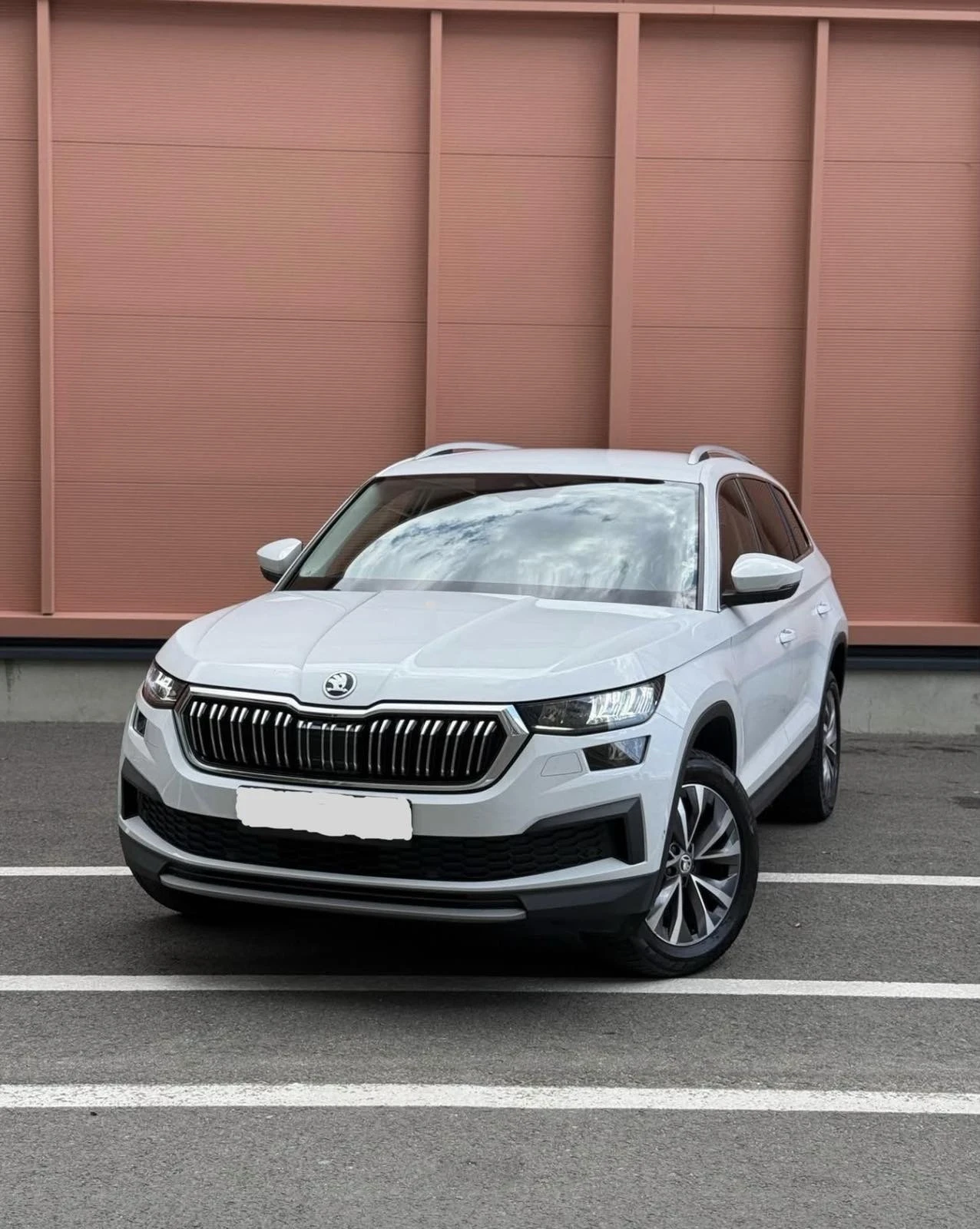 Skoda Kodiaq 2.0TDI DSG 150HP 7 места 2022 Първи собственик, снимка 2 - Автомобили и джипове - 56192897