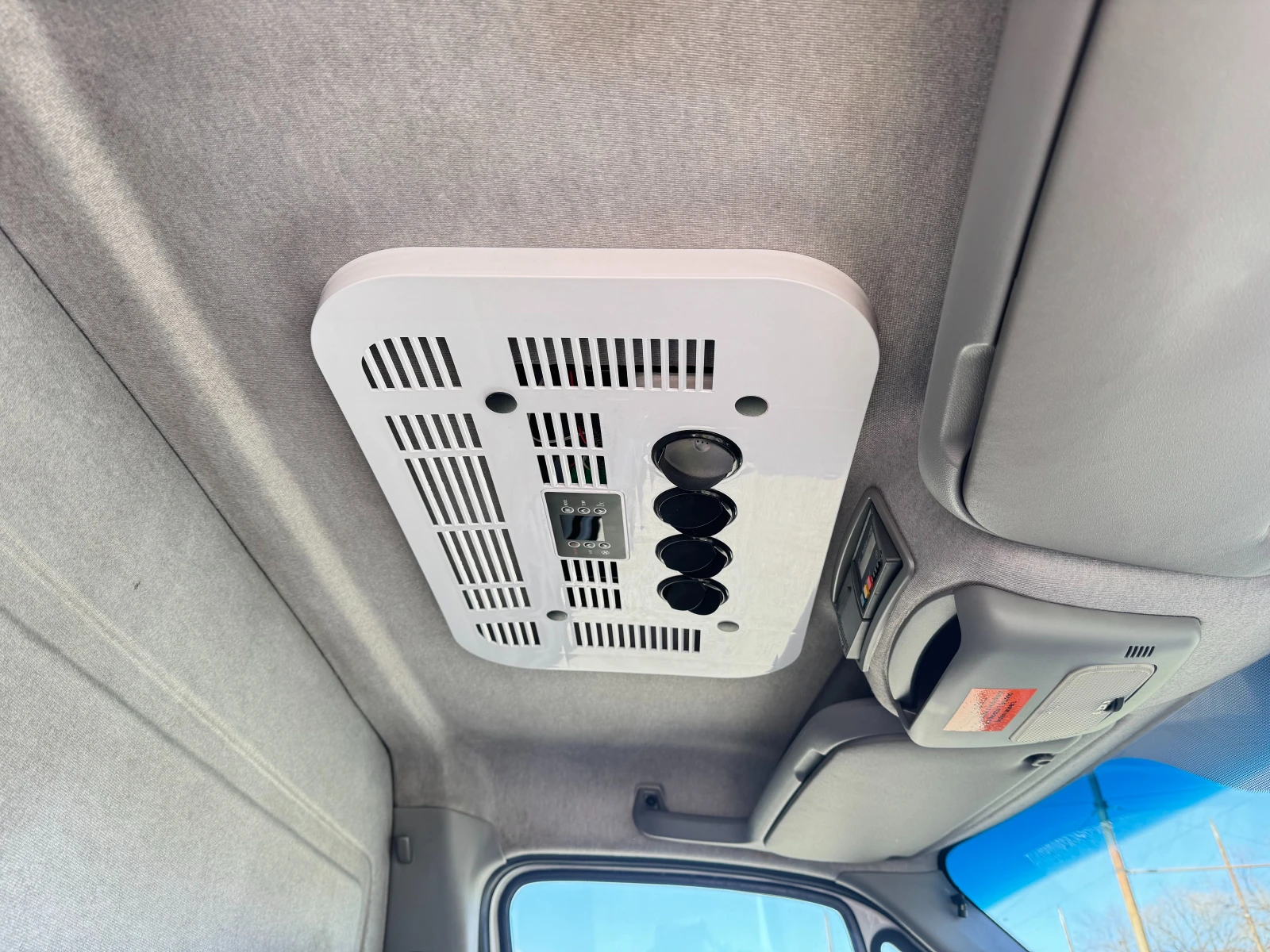 Mercedes-Benz Sprinter 315 CDI ХЛАДИЛЕН 12/220 V Внос от Швейцария , снимка 11 - Бусове и автобуси - 50538270