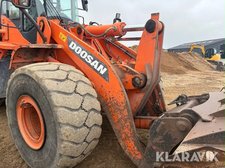 Челен товарач DOOSAN DL420-5, снимка 17 - Индустриална техника - 56712966