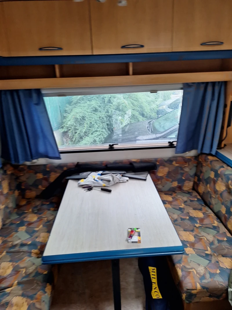 Каравана Hobby Delyx 440, снимка 4 - Каравани и кемпери - 52399862