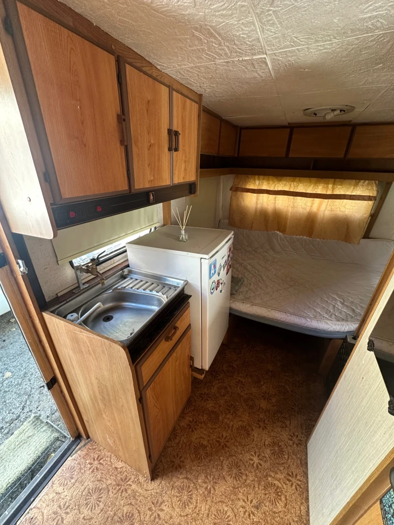 Каравана Burstner CITY, снимка 6 - Каравани и кемпери - 52635709