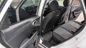Kia Soul e-Soul 64 kWh (204кс) КАТО НОВА, снимка 14 - Автомобили и джипове - 53457360