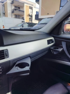 BMW 325 Xi - 5200 € / 10170.32 лв. - 40337413 13