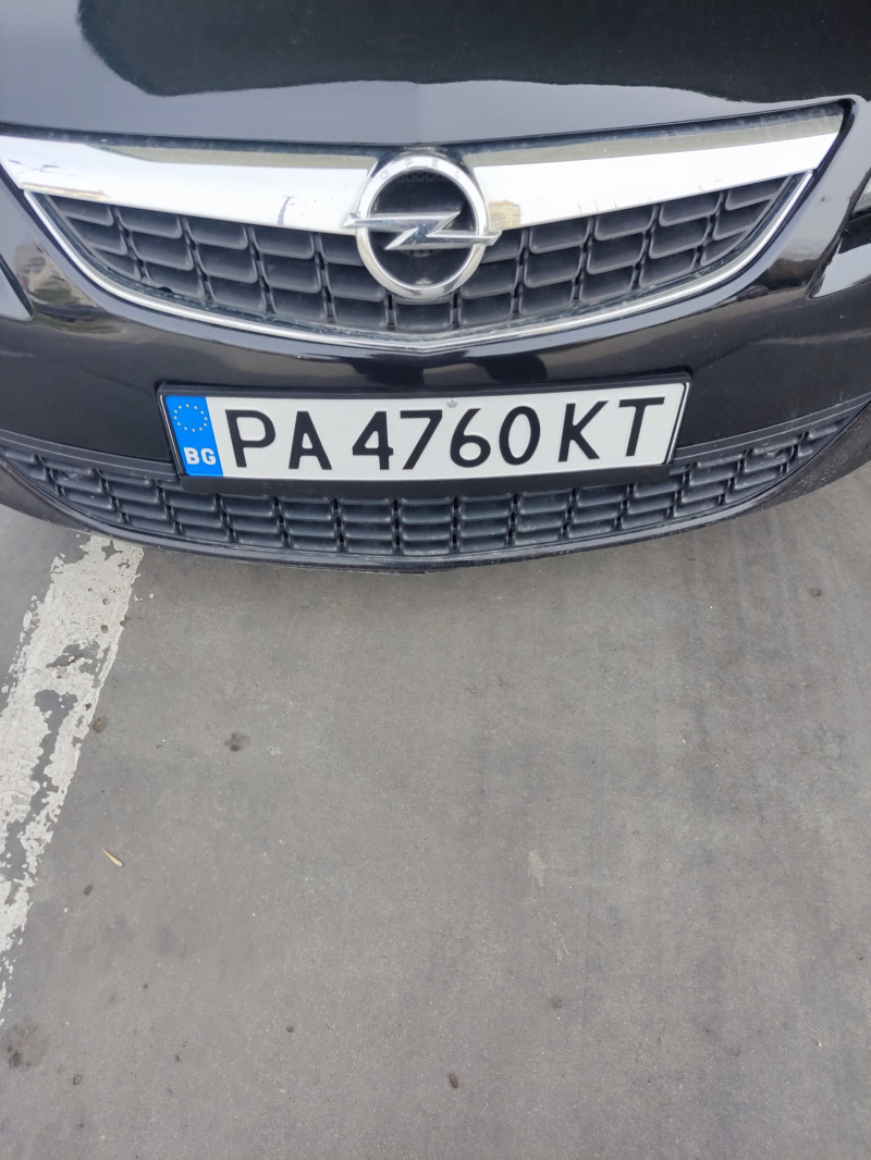 Opel Astra Спешно!Регистрирана, EURO 5, Cosmo, Navi , 1.7 CDT, снимка 2 - Автомобили и джипове - 45920560