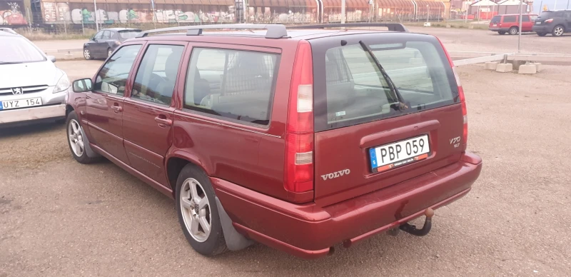 Volvo V70 2.5 GLT, снимка 4 - Автомобили и джипове - 48953202