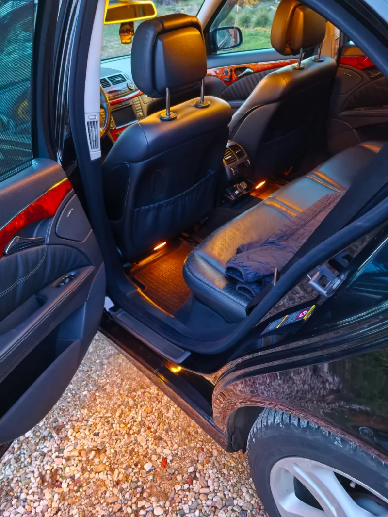 Mercedes-Benz E 320, снимка 8 - Автомобили и джипове - 52431337