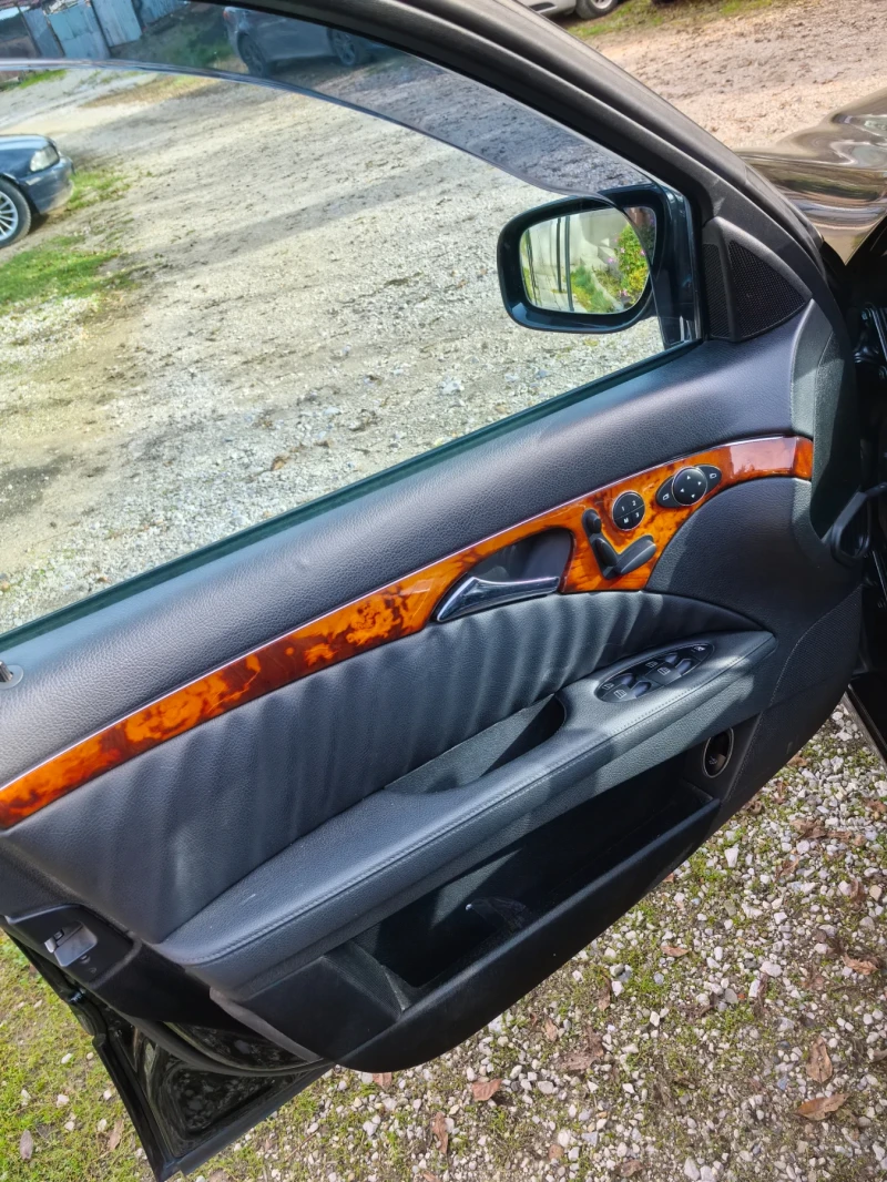 Mercedes-Benz E 320, снимка 7 - Автомобили и джипове - 52431337