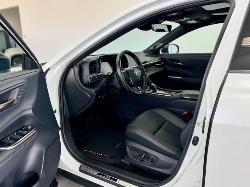 Toyota Crown Platinum Auto  CARFAX, снимка 5 - Автомобили и джипове - 52560837