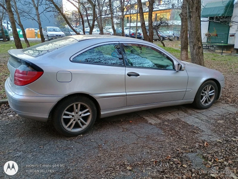 Mercedes-Benz C 180 спорт купе, снимка 6 - Автомобили и джипове - 52775262