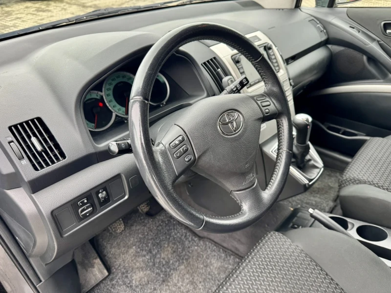 Toyota Corolla verso VVT-i, снимка 9 - Автомобили и джипове - 52904007