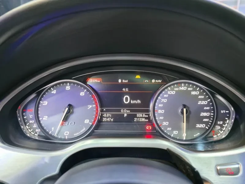 Audi S8 4.0 TFSI Quattro, снимка 10 - Автомобили и джипове - 55134056