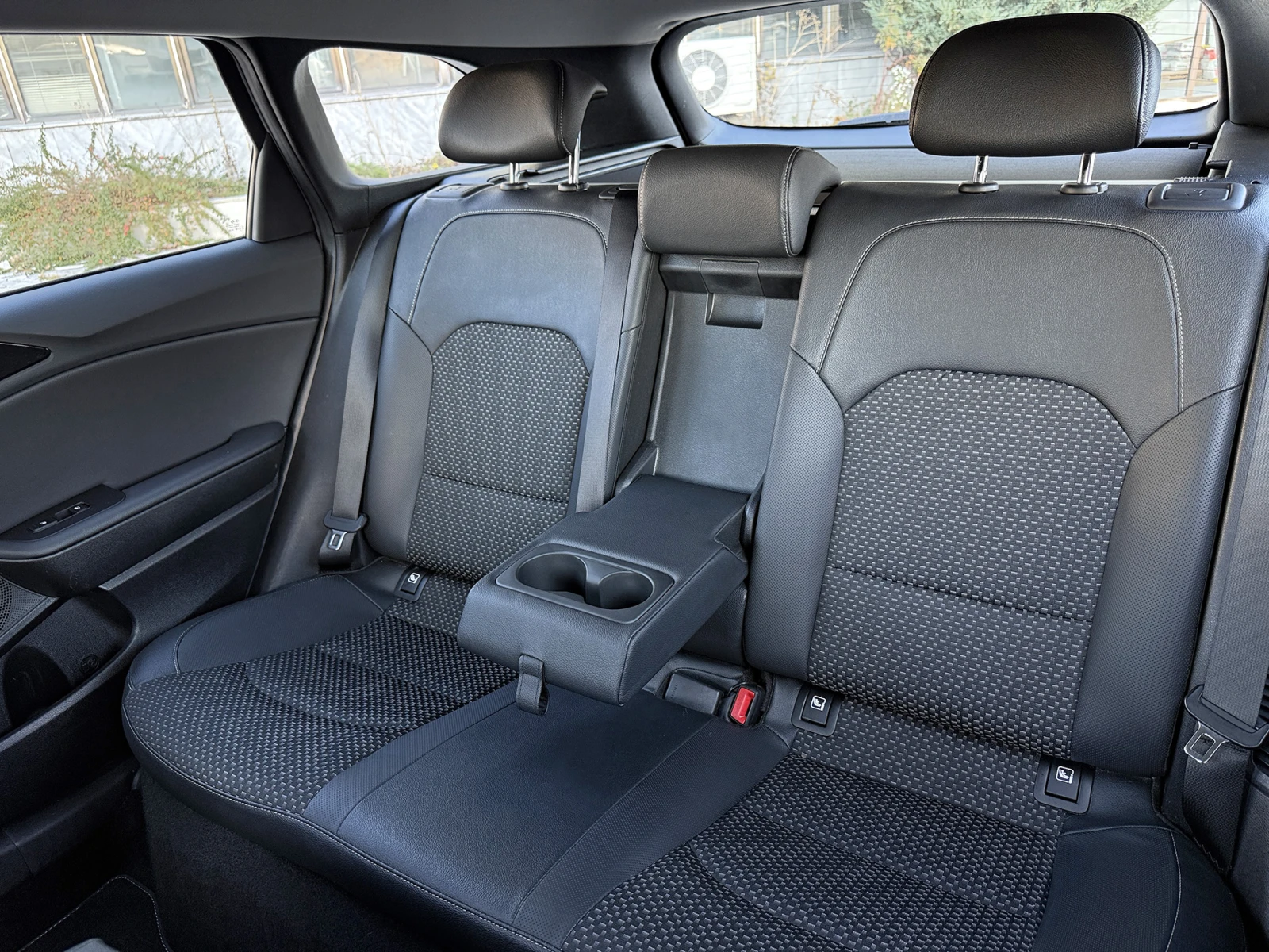 Kia Ceed 1.6 GDI Plug-in Hybrid | Mobile.bg � ����������� 14