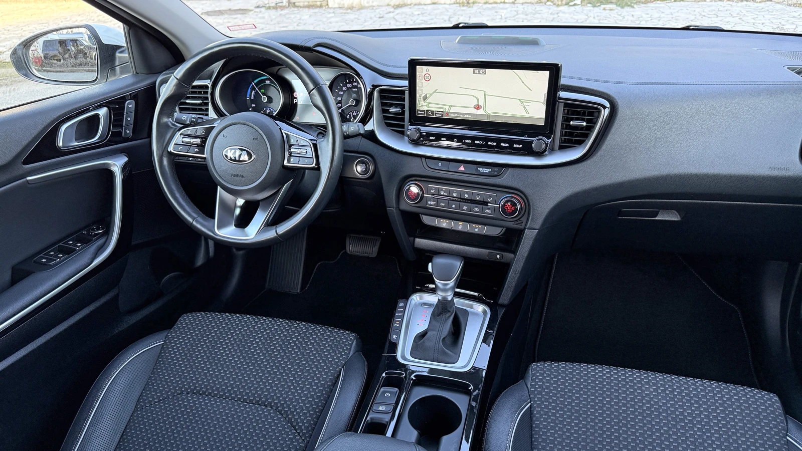 Kia Ceed 1.6 GDI Plug-in Hybrid - изображение 9