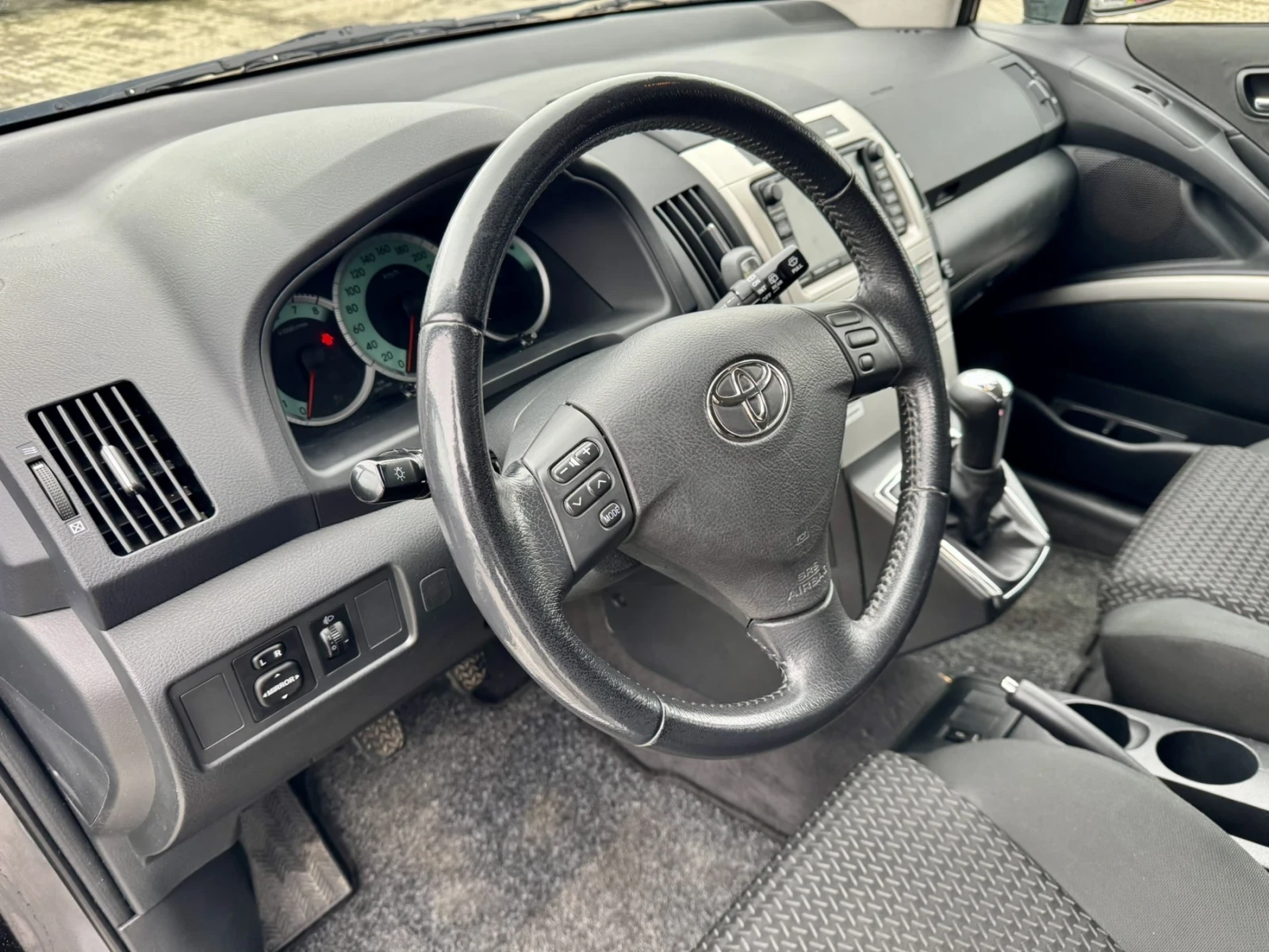 Toyota Corolla verso VVT-i  ���� ���� | NAVI |  | Mobile.bg � ����������� 9