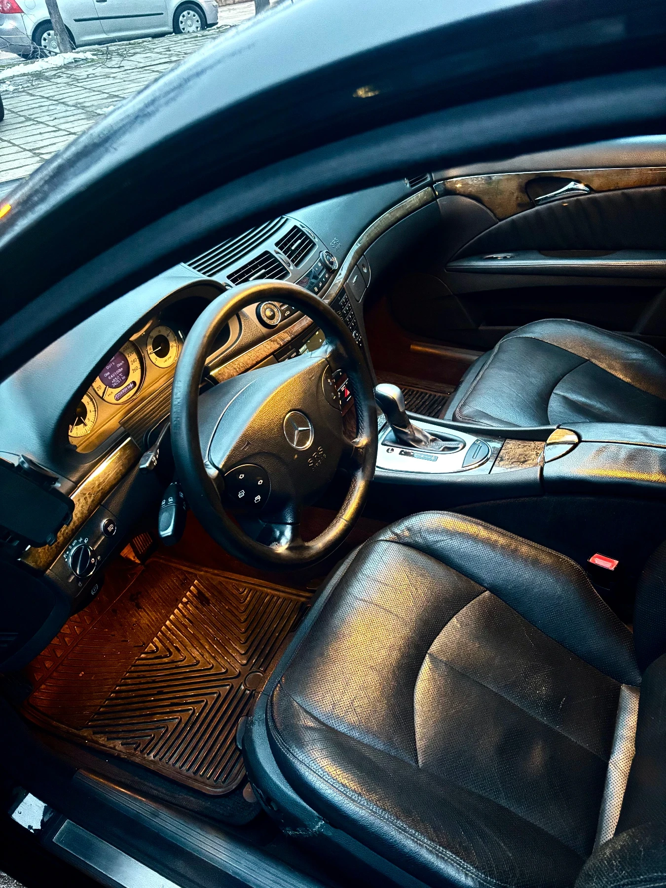 Mercedes-Benz E 270  - изображение 2