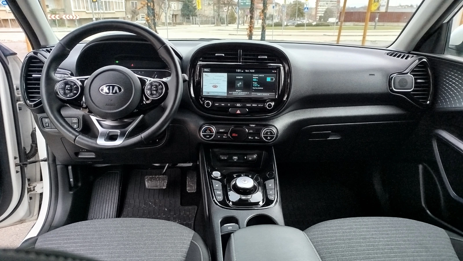 Kia Soul e-Soul 64 kWh (204кс) КАТО НОВА, снимка 12 - Автомобили и джипове - 53827333