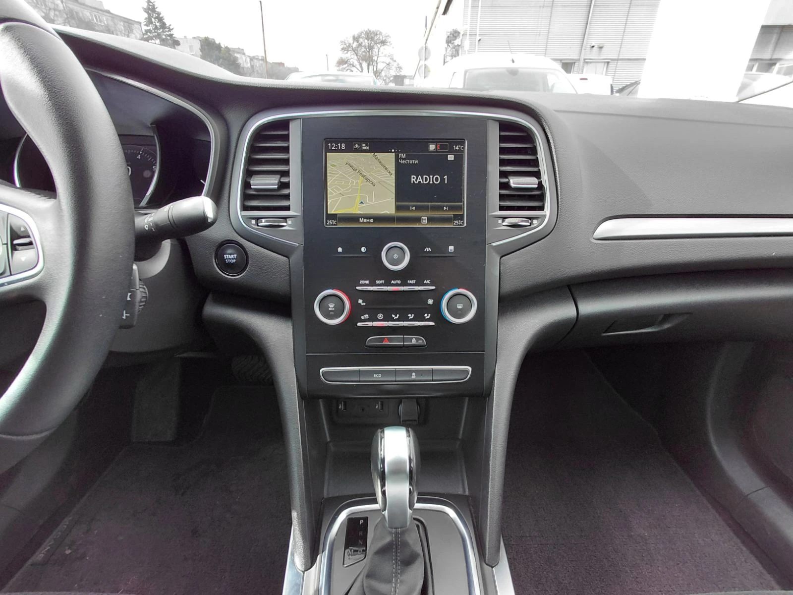 Renault Megane 1.3Tce/140к.с/Intens - изображение 10