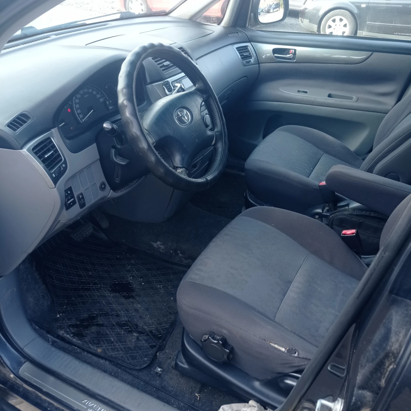 Toyota Avensis verso, снимка 12 - Автомобили и джипове - 53783780