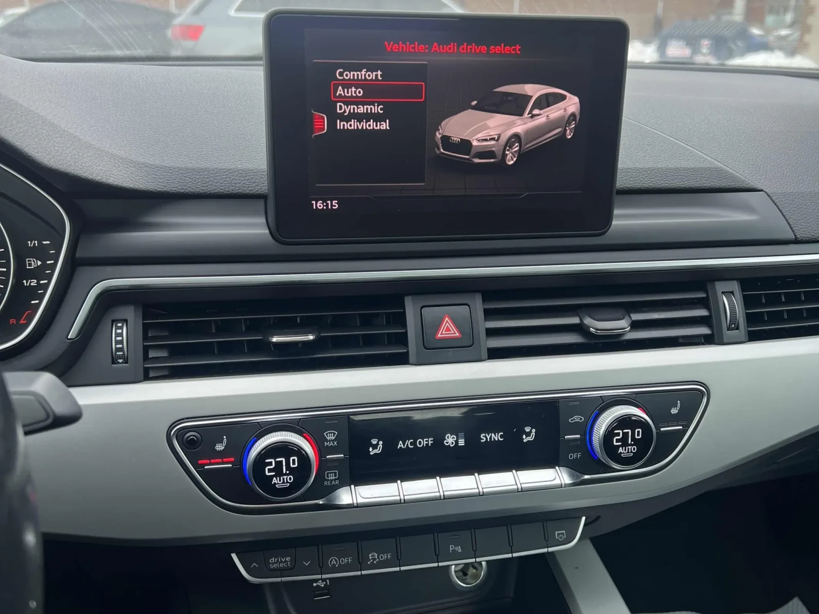 Audi A5 2.0L TFSI QUATTRO PREMIUM, снимка 10 - Автомобили и джипове - 53996639