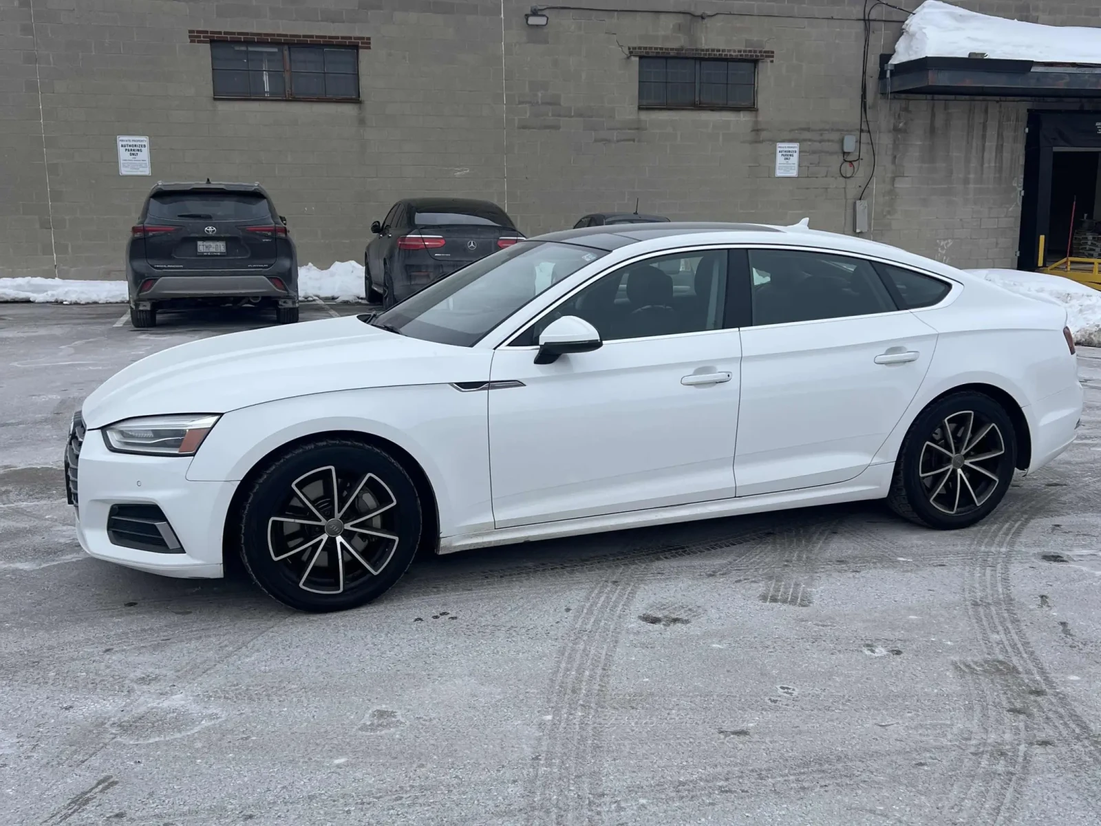 Audi A5 2.0L TFSI QUATTRO PREMIUM, снимка 4 - Автомобили и джипове - 53996639