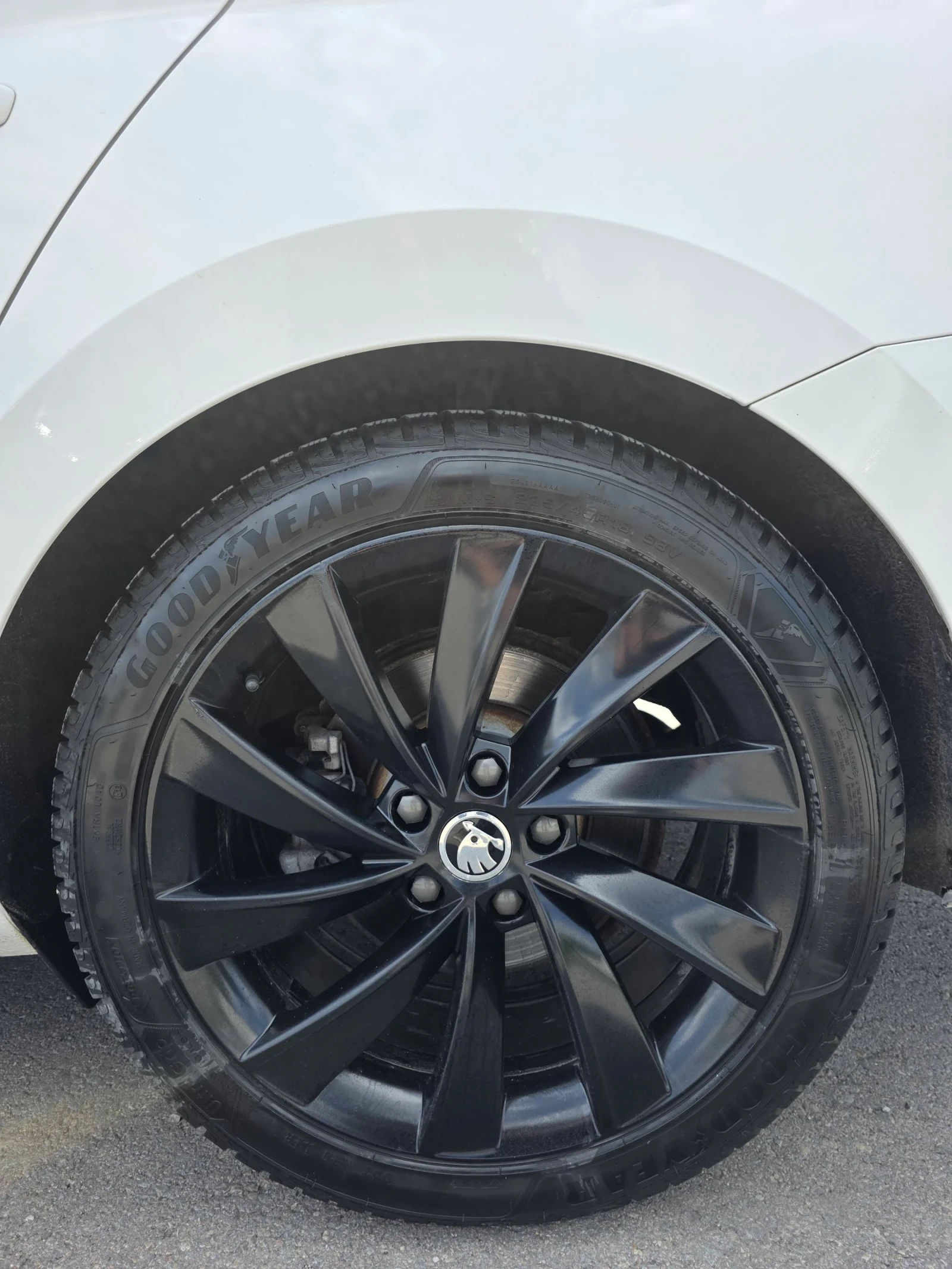 Skoda Superb, снимка 8 - Автомобили и джипове - 54237363