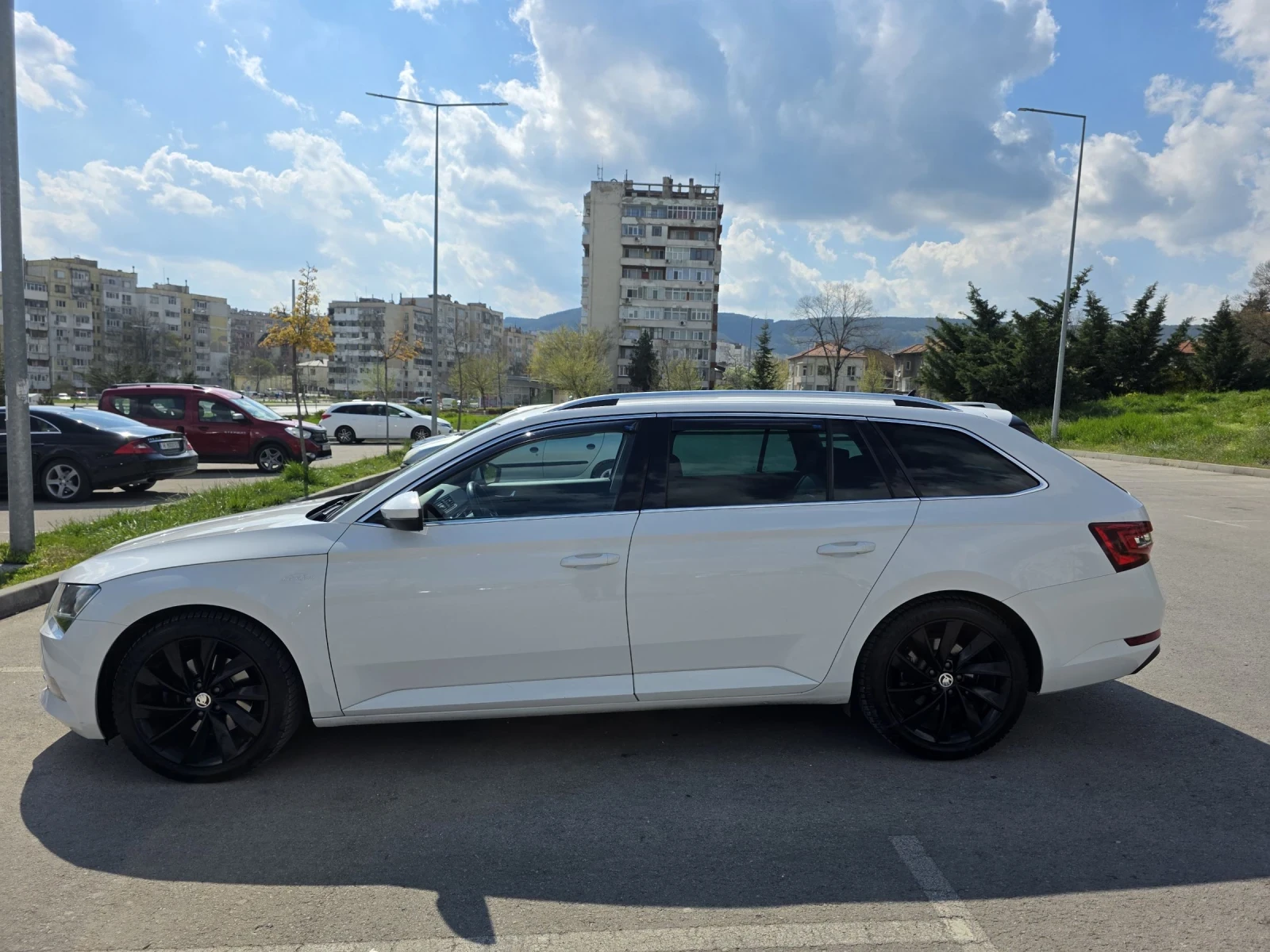 Skoda Superb, снимка 5 - Автомобили и джипове - 54237363
