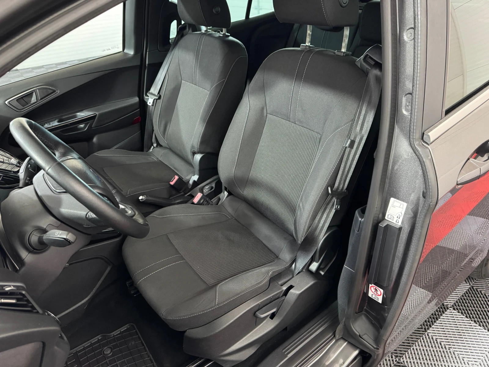 Ford B-Max 1.0 i - TITANIUM - KEYLESS - 116.000 km!, снимка 15 - Автомобили и джипове - 54448862