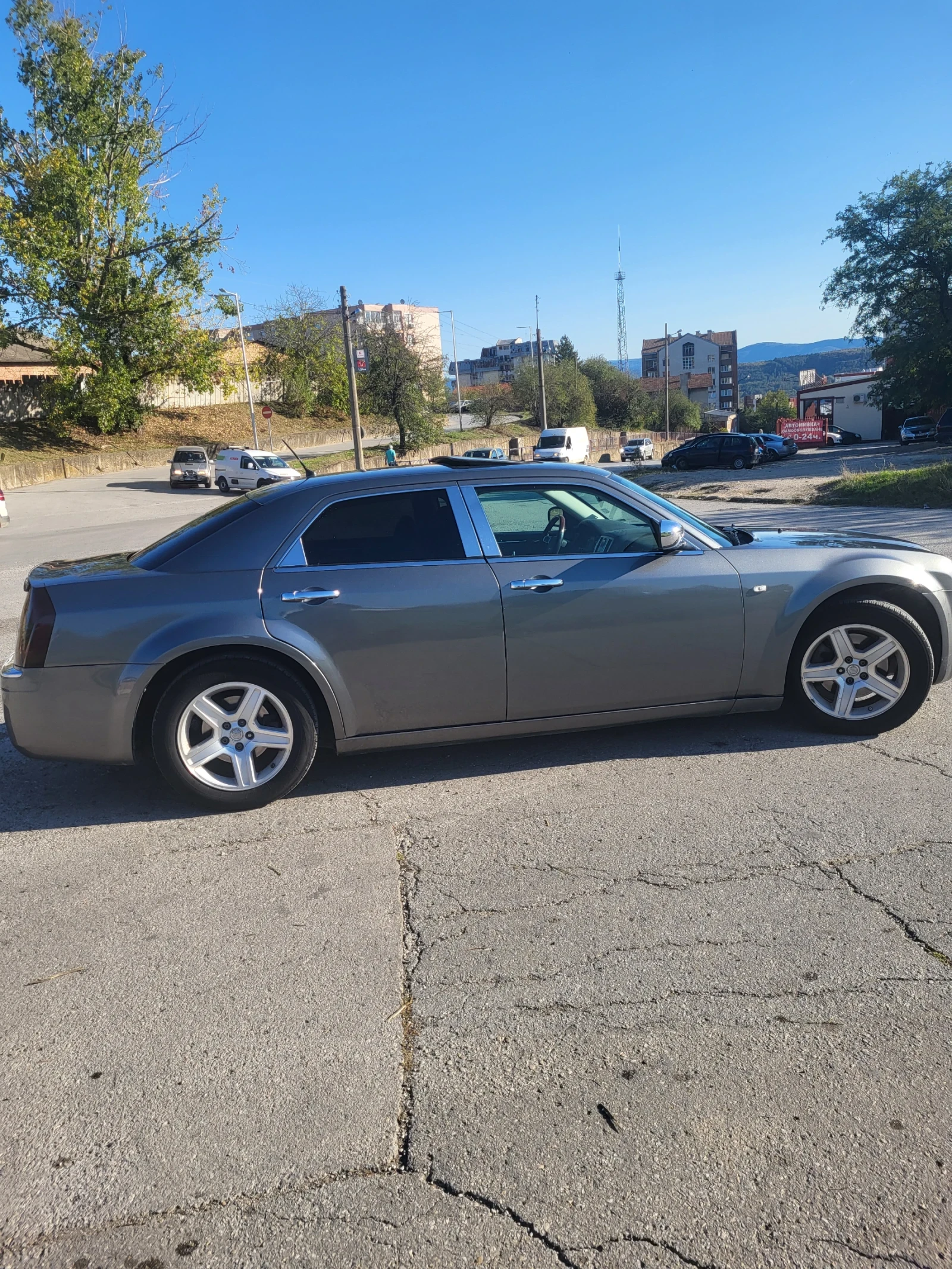 Chrysler 300c, снимка 4 - Автомобили и джипове - 54608192