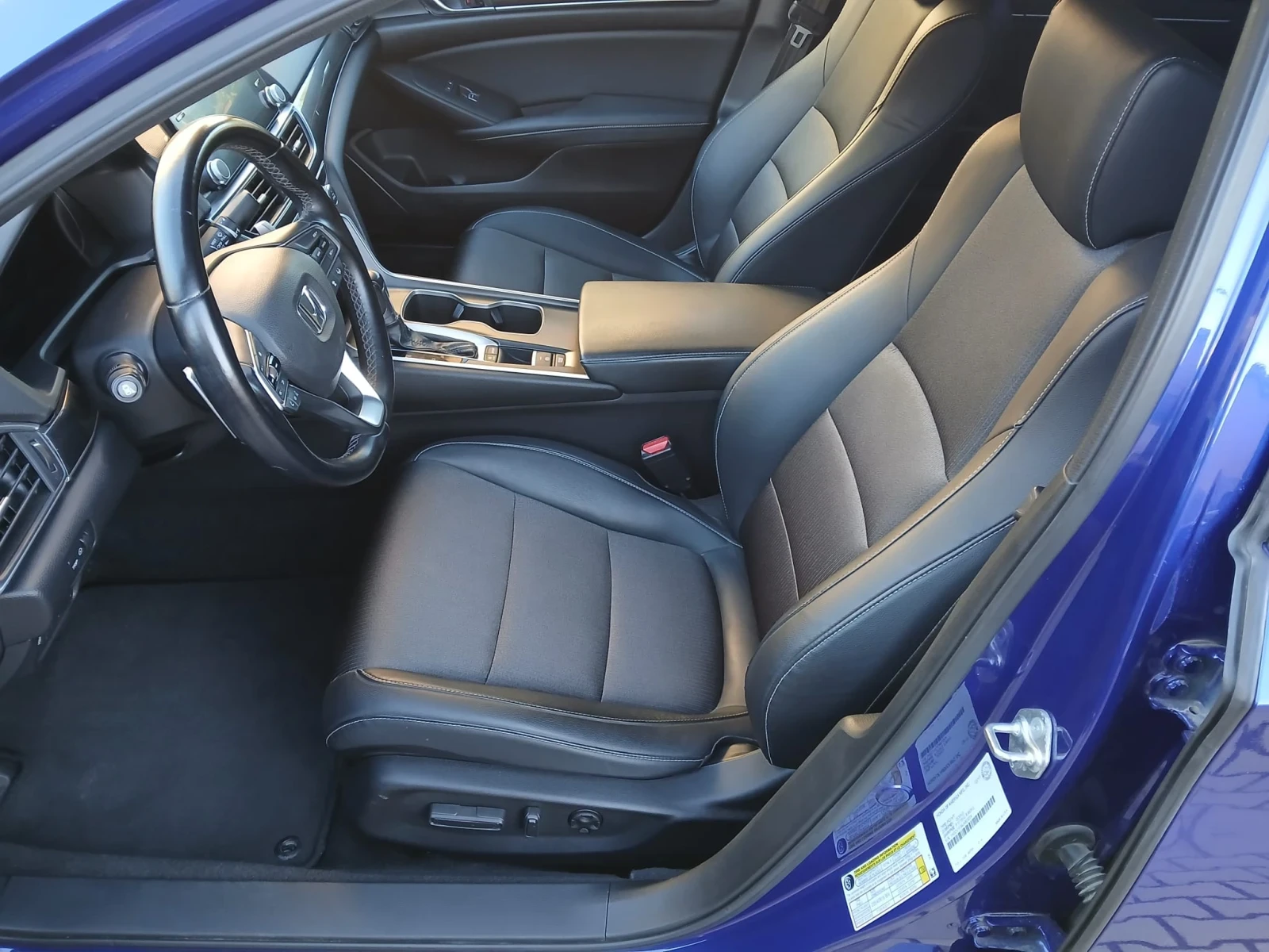 Honda Accord 1.5T Sport, снимка 8 - Автомобили и джипове - 54729446