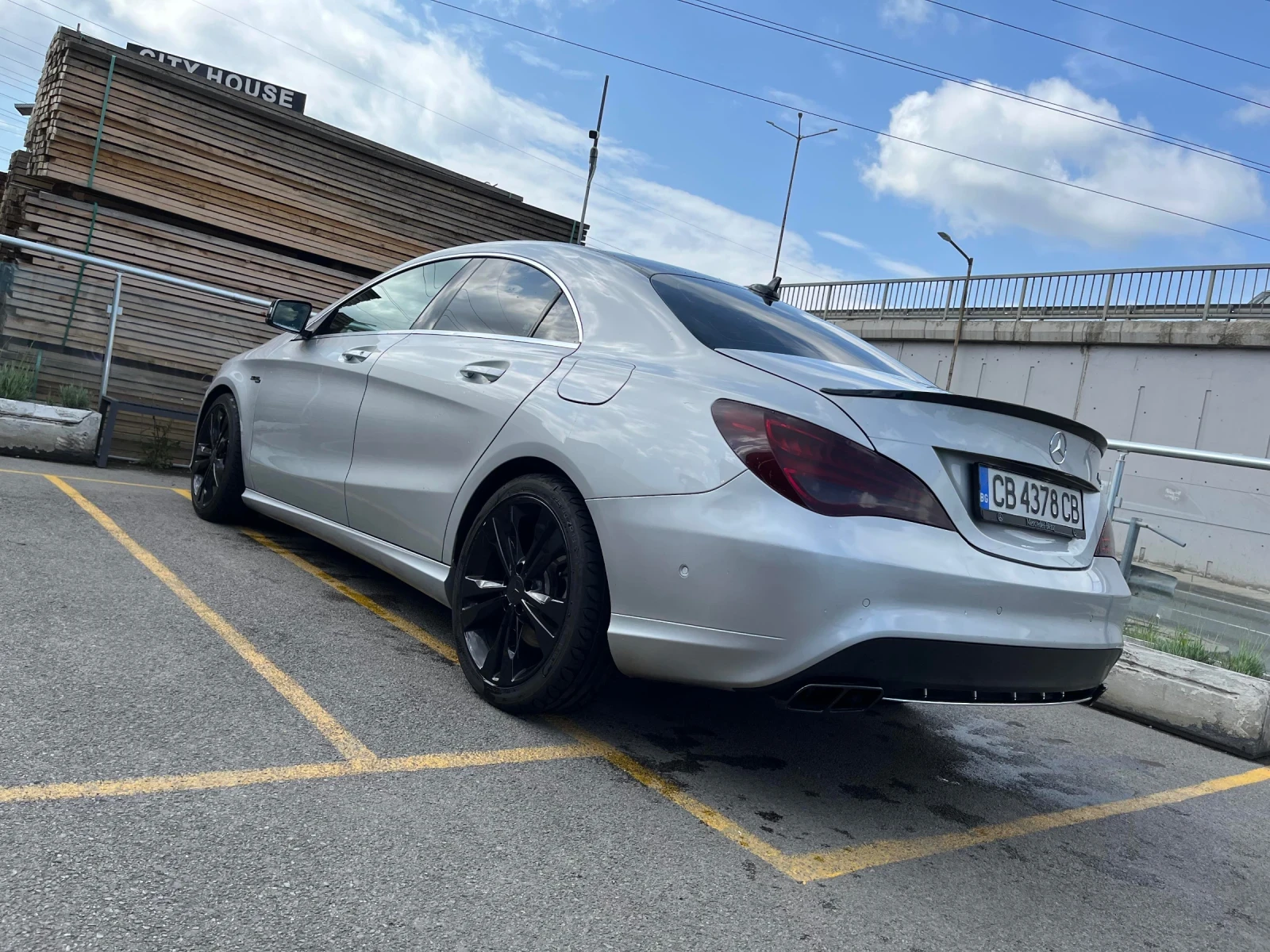 Mercedes-Benz CLA 220, снимка 10 - Автомобили и джипове - 54932135