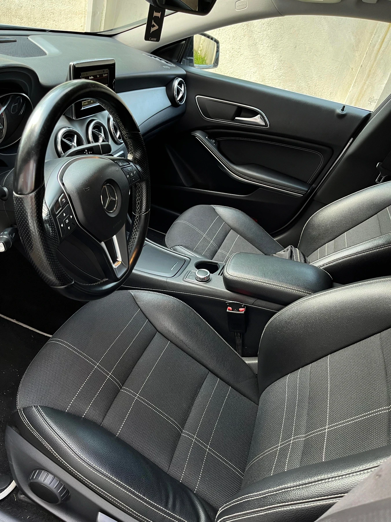 Mercedes-Benz CLA 220, снимка 2 - Автомобили и джипове - 54932135