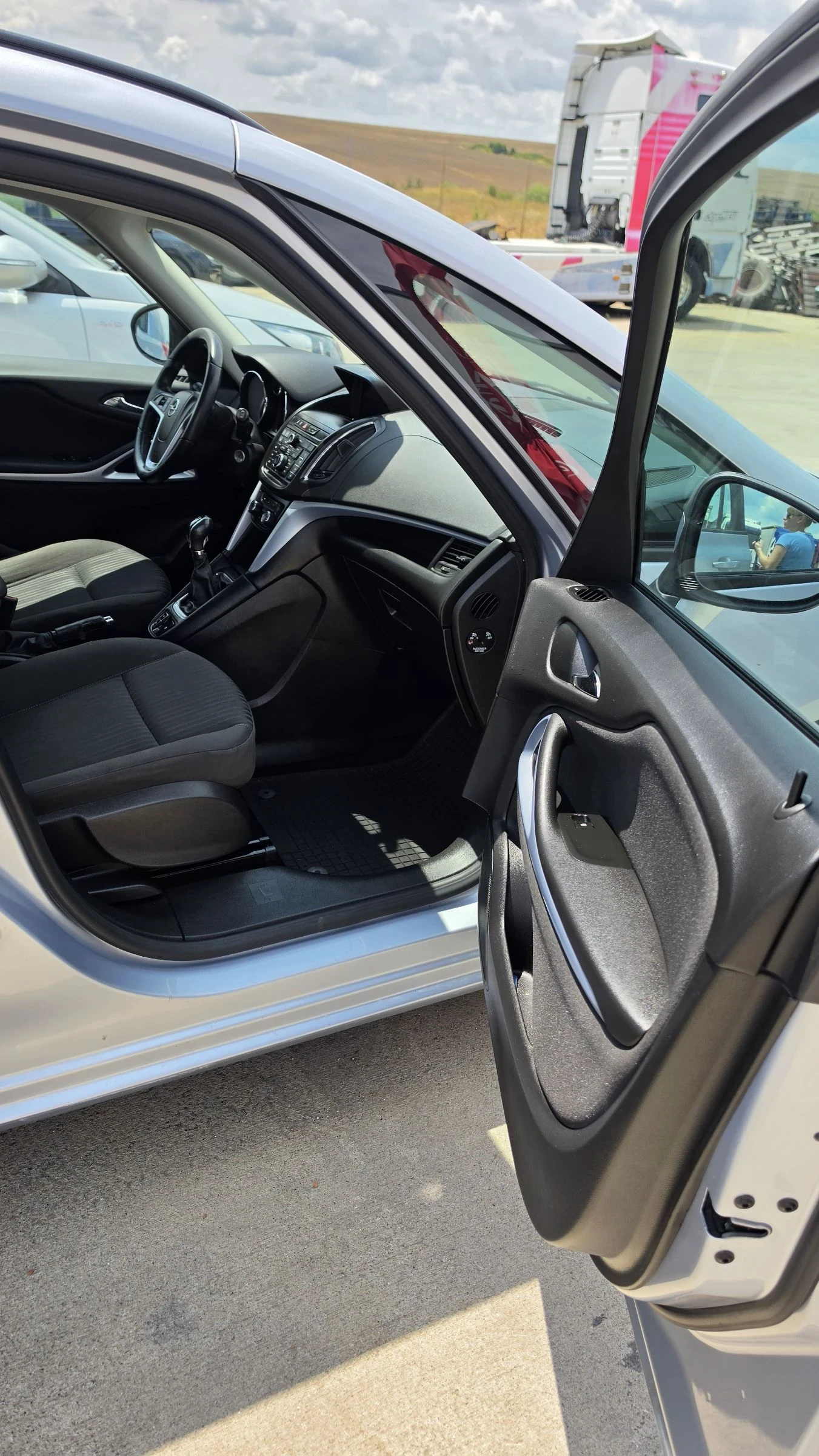 Opel Zafira Tourer, снимка 15 - Автомобили и джипове - 55406309