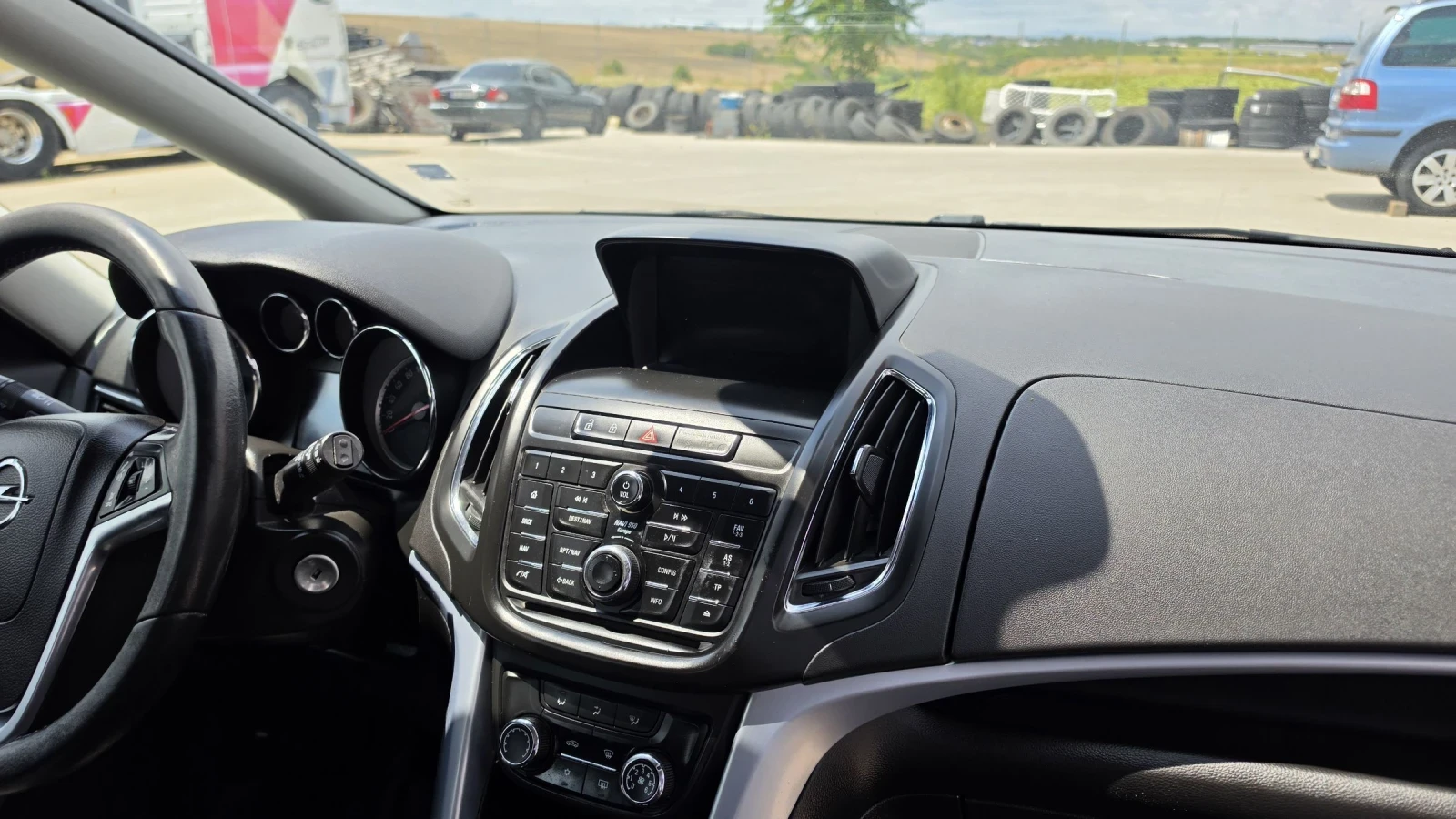 Opel Zafira Tourer, снимка 13 - Автомобили и джипове - 55406309