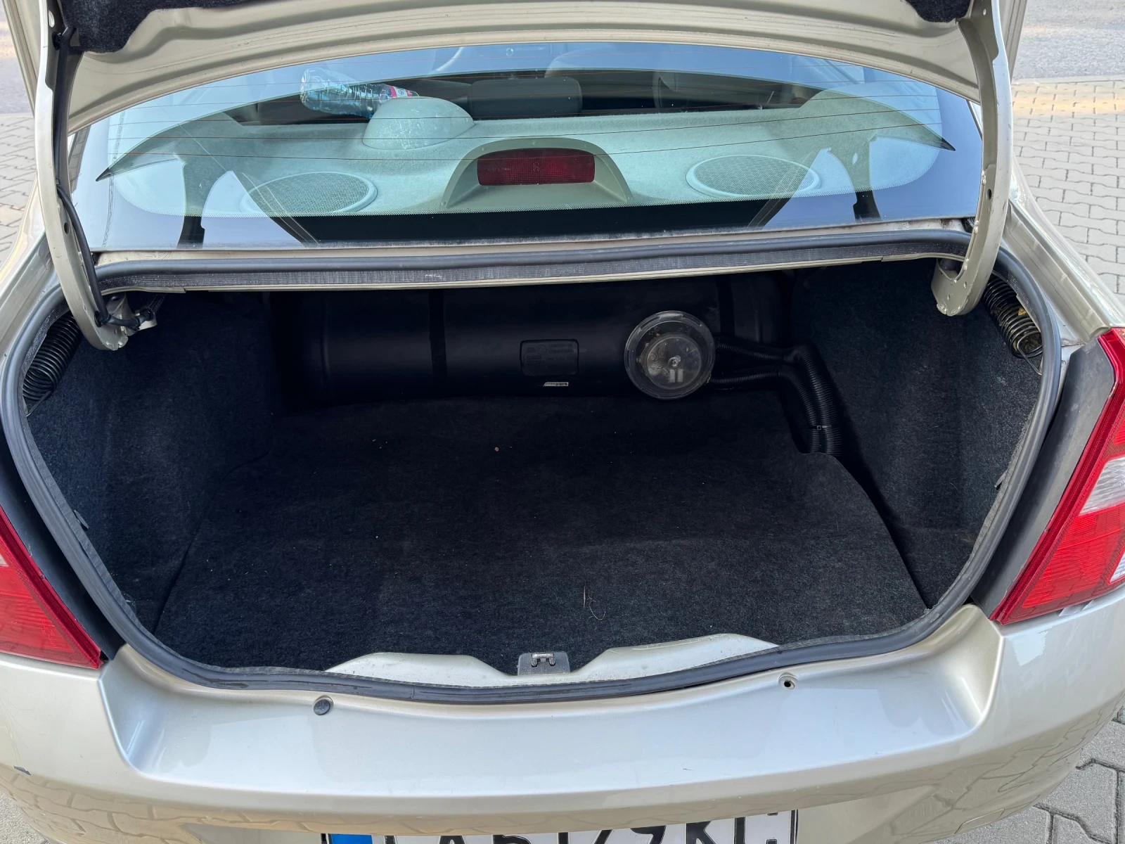 Renault Clio 1.4 Газов Инжекцион, снимка 12 - Автомобили и джипове - 55512530