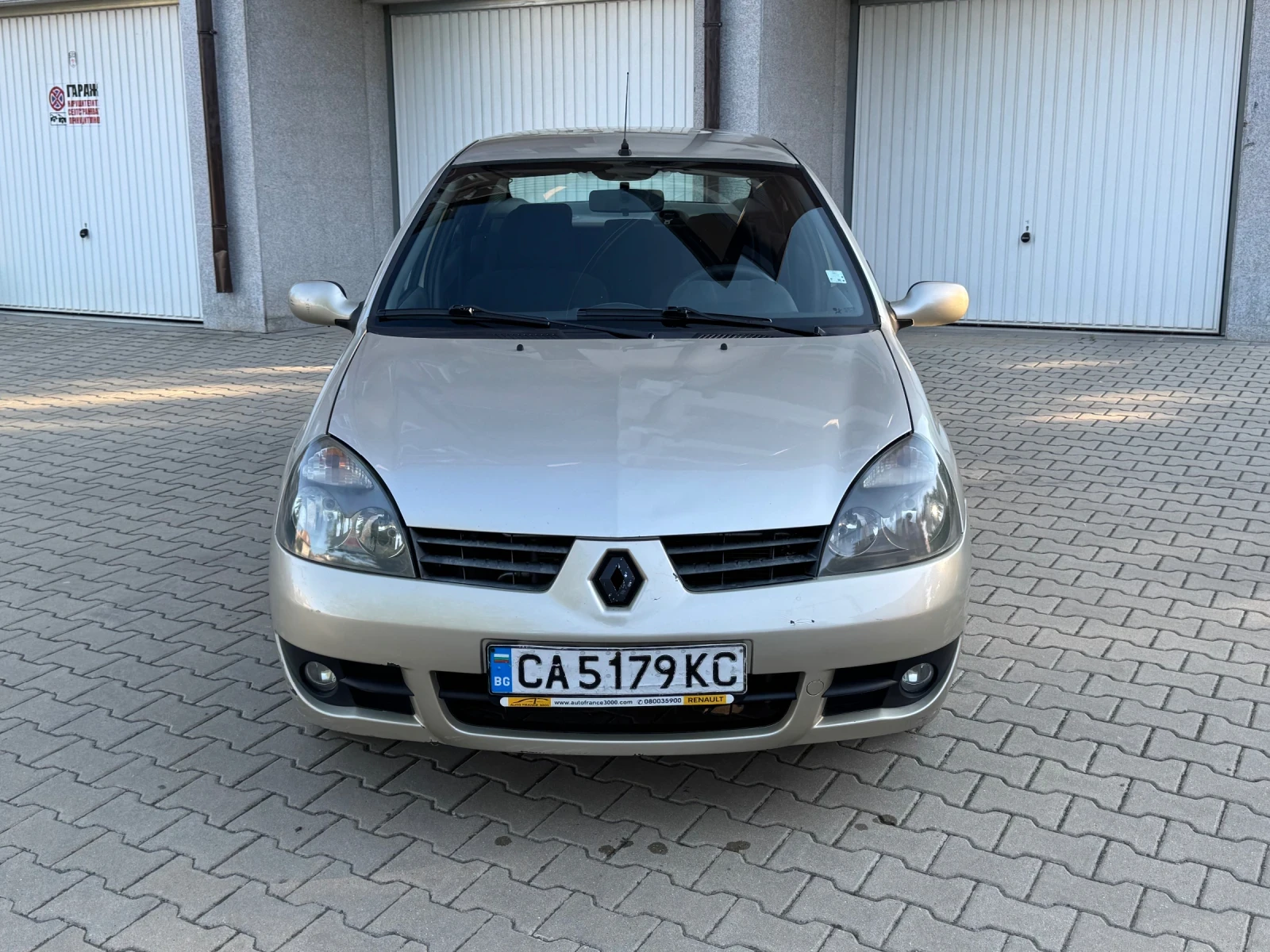 Renault Clio 1.4 Газов Инжекцион, снимка 2 - Автомобили и джипове - 55512530
