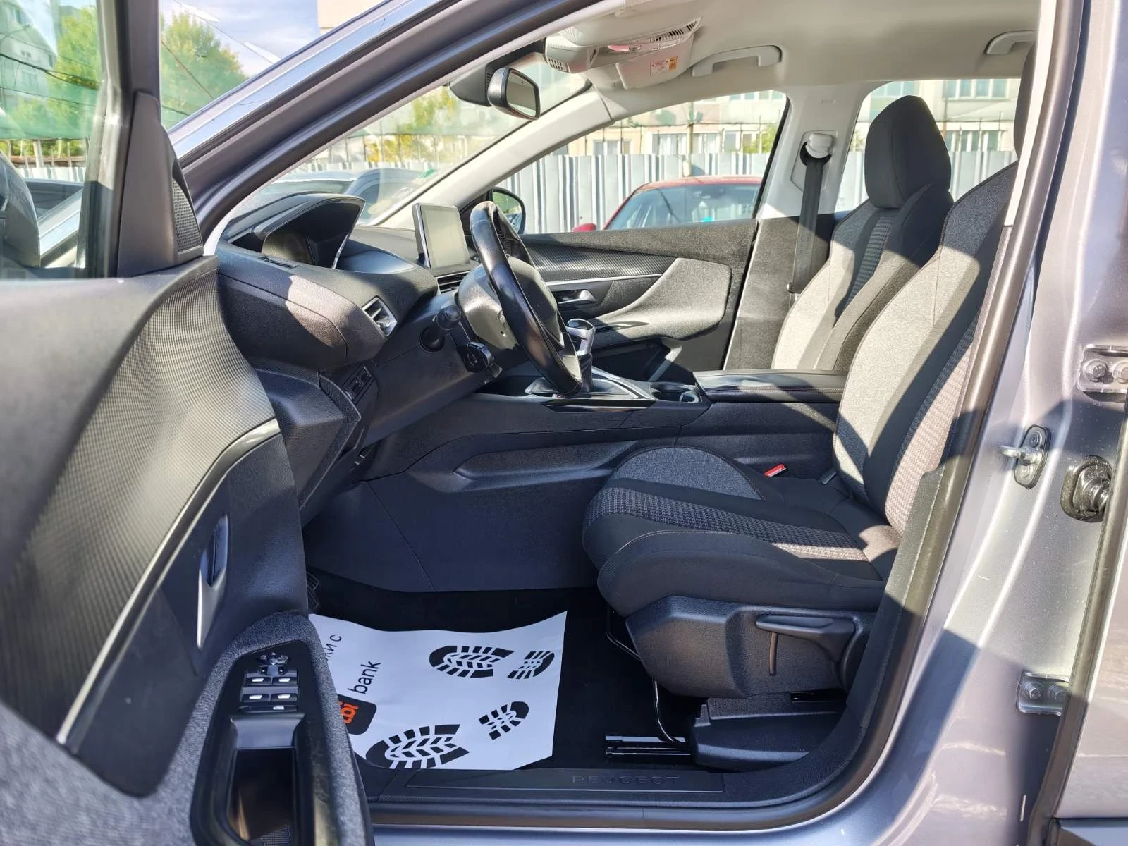 Peugeot 3008 1.6 HDI 120 k. c. Дистриник, Нави, сервизна истори, снимка 7 - Автомобили и джипове - 56126606