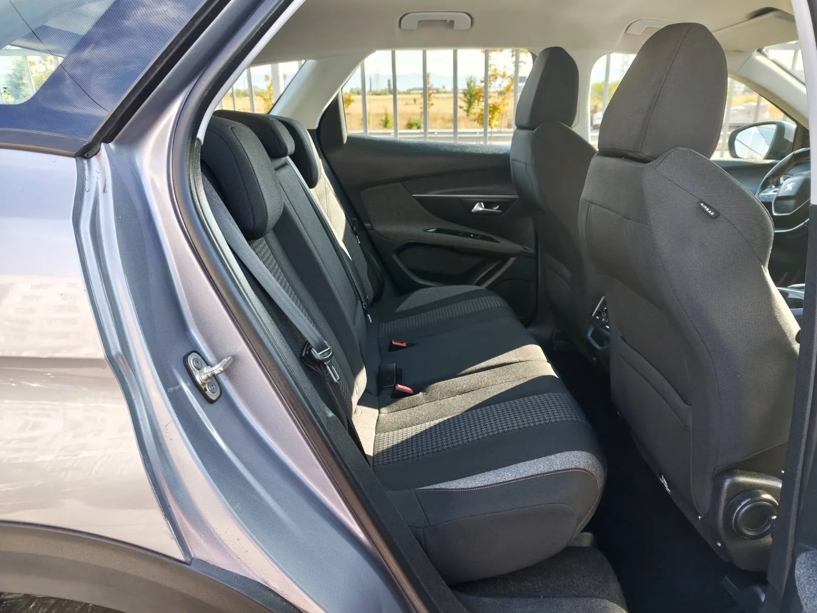 Peugeot 3008 1.6 HDI 120 k. c. Дистриник, Нави, сервизна истори, снимка 9 - Автомобили и джипове - 56126606