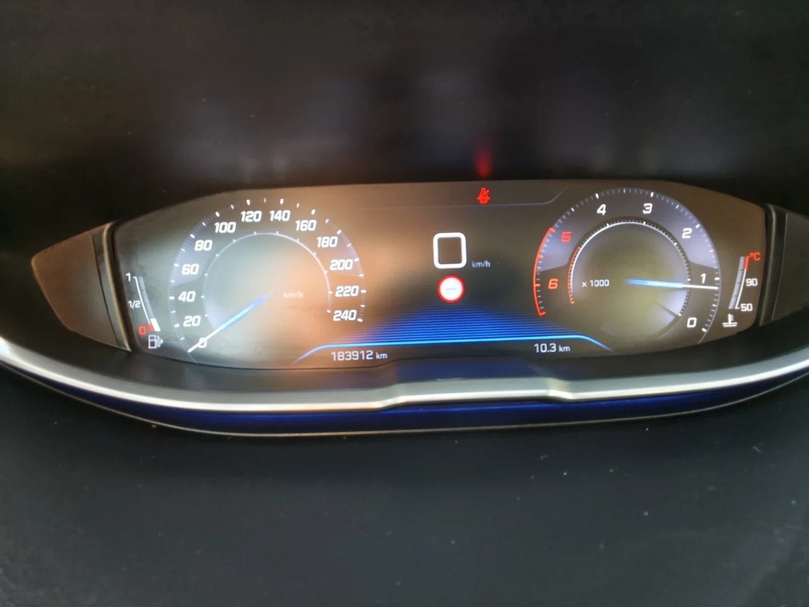 Peugeot 3008 1.6 HDI 120 k. c. Дистриник, Нави, сервизна истори, снимка 12 - Автомобили и джипове - 56126606